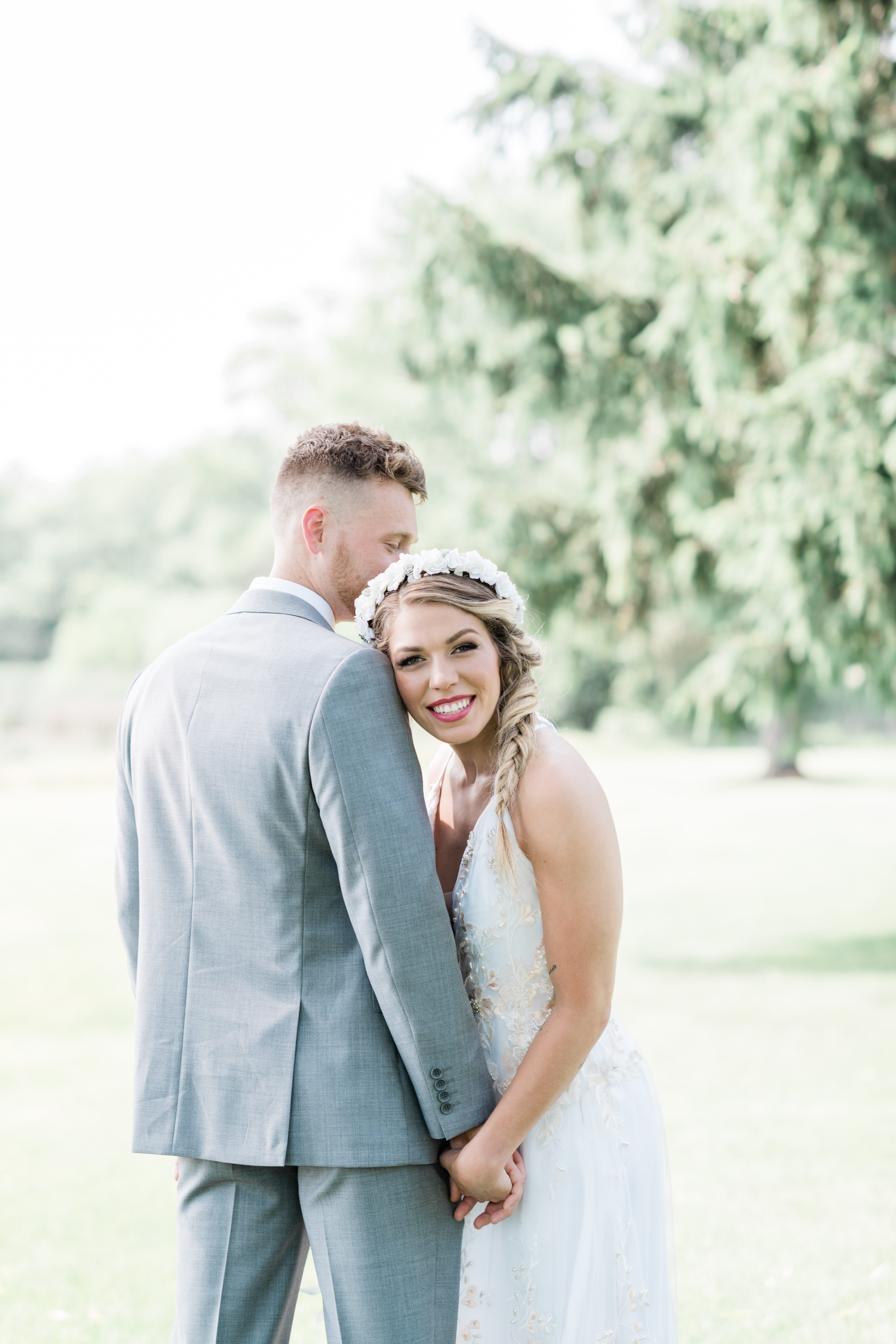 Newly married couple at Kemper Lakes Golf Club
