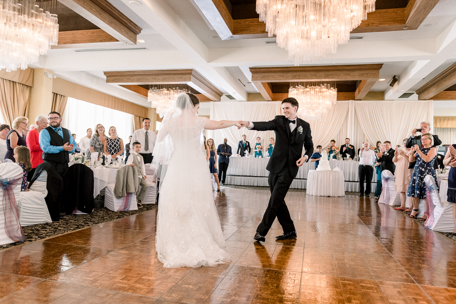 bride and groom dancing on the dance floor